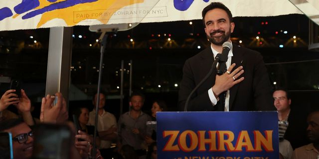 Ζοχράν Μαμντάνι: Ποιος είναι ο Δημοκρατικός που διεκδικεί τη δημαρχία της Νέας Υόρκης