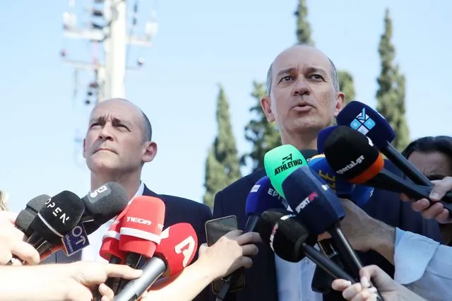 Αγγελόπουλοι: Δύο επιλογές υπάρχουν αυτή τη στιγμή, το φως ή το σκοτάδι