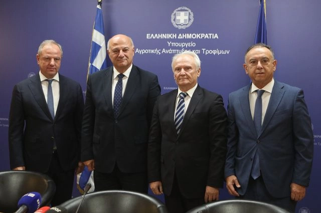 Τελετή παράδοσης - παραλαβής του υφυπουργού Αγροτικής Ανάπτυξης, Δευτέρα 30 Ιουνίου 2025. Νέος υφυπουργός Αγροτικής Ανάπτυξης και Τροφίμων, αναλαμβάνει ο βουλευτής Αργολίδος, Γιάννης Ανδριανός. Ο Γ. Ανδριανός αντικαθιστά τον Διονύση Σταμενίτη, μετά την παραίτηση του τελευταίου στον απόηχο του σκανδάλου του ΟΠΕΚΕΠΕ