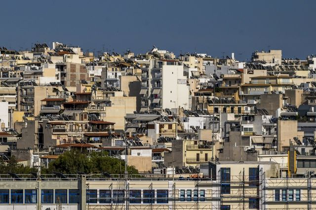 ΑΑΔΕ: Τι φέρνει η μείωση της παρακράτησης στην ενημερότητα μεταβίβασης ακινήτου