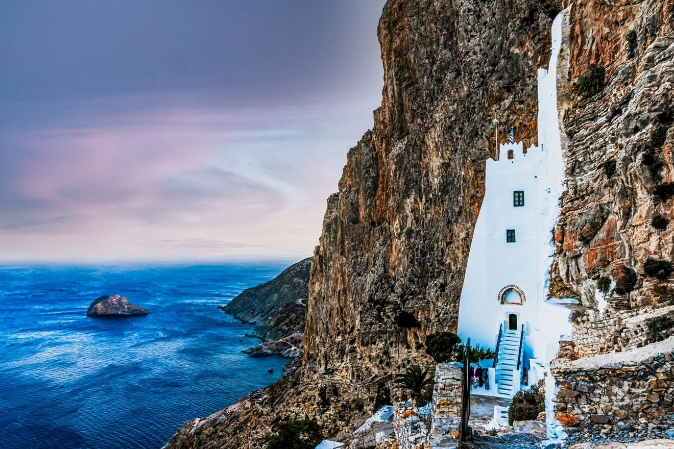 Το μοναστήρι της Χοζοβιώτισσας στην Αμοργό