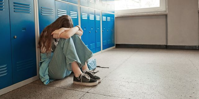 Λάρισα: 15χρονη ξυλοφόρτωσε συμμαθήτριά της με τη βοήθεια δύο αγοριών και ανέβασε το βίντεο στο Instagram
