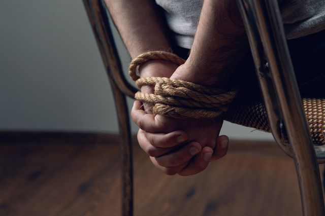 Την “απαγωγή” του σκηνοθέτησε 20χρονος για να αποσπάσει χρήματα από τη μητέρα του