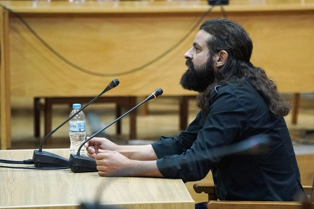 Ατιμώρητος αν και ένοχος για εσχάτη προδοσία ο Κώστας Μπαρμπαρούσης