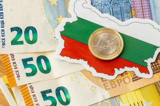 Στην Ευρωζώνη η Βουλγαρία από το 2026