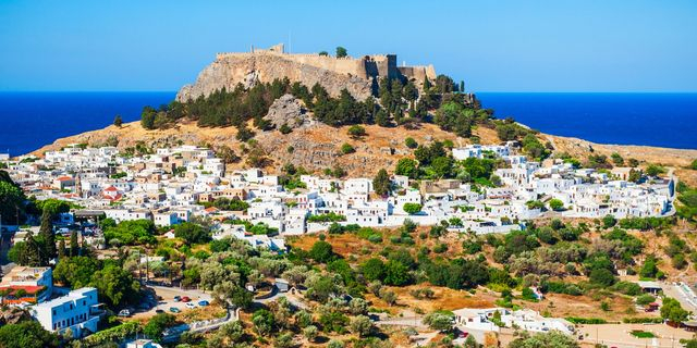 Ρόδος: Συνελήφθησαν τέσσερις Γερμανοί τουρίστες για φθορές στο κάστρο Φερακλού
