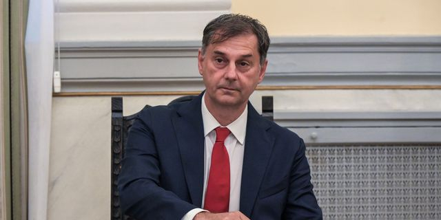 Υπ. Εξωτερικών: Παρέδωσε στον Θεοχάρη ο Χατζηβασιλείου