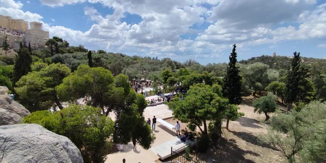 Αποδόθηκαν στο κοινό οι διαδρομές στον αρχαιολογικό χώρο της Ακρόπολης και το νέο Πωλητήριο