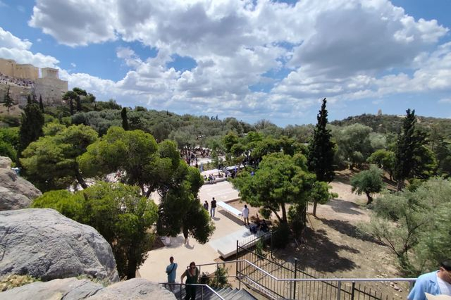 Αποδόθηκαν στο κοινό οι διαδρομές στον αρχαιολογικό χώρο της Ακρόπολης και το νέο Πωλητήριο