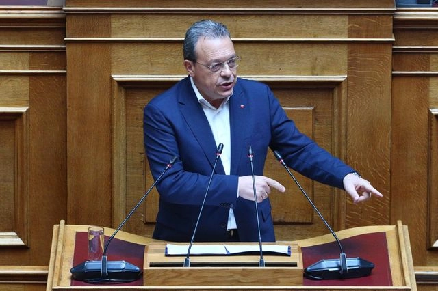Συζήτηση στην Ολομέλεια της Βουλής για τη σύσταση Ειδικής Κοινοβουλευτικής Επιτροπής προς διενέργεια προκαταρκτικής εξέτασης