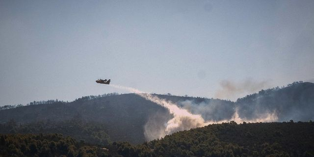Φωτιά στους Τσακαίους Ευβοίας – Ήχησε το 112, εκκενώθηκε προληπτικά ξενοδοχείο