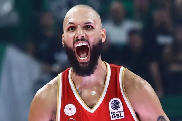 Παναθηναϊκός – Ολυμπιακός 88-99: Μπρέικ σε χαοτικό ντέρμπι στο ΟΑΚΑ και match-ball πρωταθλήματος για τους Πειραιώτες στο ΣΕΦ