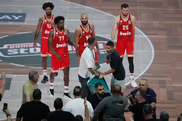 Το φύλλο αγώνα του Παναθηναϊκός – Ολυμπιακός: Τι συνέβη με Ναν – Φουρνιέ και τι καταγράφηκε από τους διαιτητές
