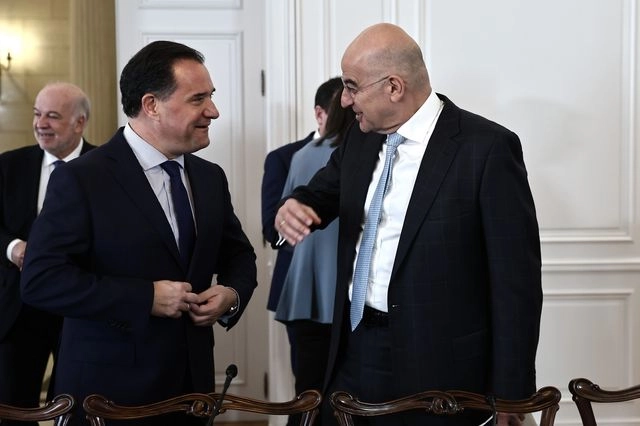 Το Μαξίμου “μαζεύει” Γεωργιάδη μετά την επίθεση σε Δένδια για Λιβύη
