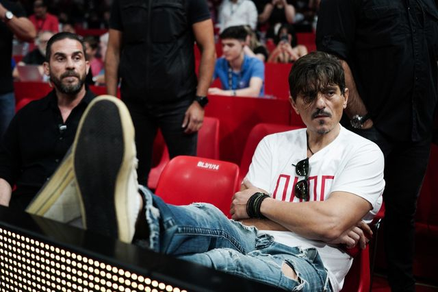 Τι δουλειά έχει η κυβέρνηση με το μπάσκετ;