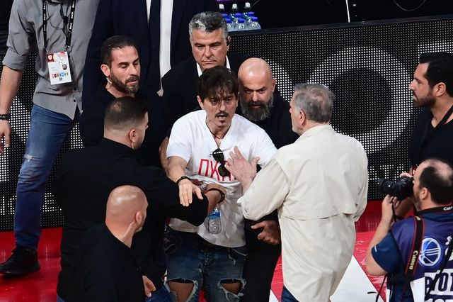 Ολυμπιακός – Παναθηναϊκός AKTOR: Οι εικόνες ντροπής και η αμηχανία της Πολιτείας