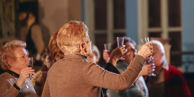Πέντε ομάδες ενηλίκων 65+ στήνουν τρελό γλέντι