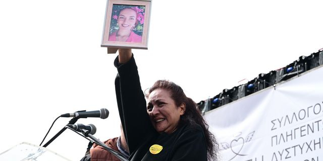 Η μητέρα της Κυριακής Γρίβα στη συγκέντρωση για τα Τέμπη