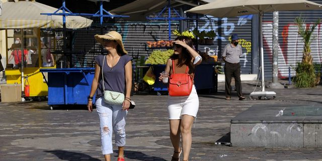Τα ρούχα που σε δροσίζουν στον καύσωνα