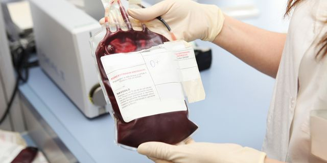Φιάλη αίματος για μετάγγιση (φωτογραφία αρχείου)