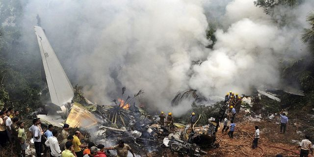 Ινδία: Θρήνος για την πολύνεκρη τραγωδία – Τα δύο σενάρια