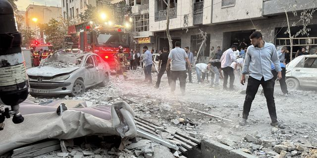Με σφοδρά αντίποινα απειλεί το Ιράν το Ισραήλ – “Οι πύλες της κόλασης άνοιξαν”