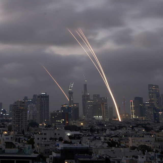 Το ισραηλινό σύστημα αεράμυνας Iron Dome πυροβολεί