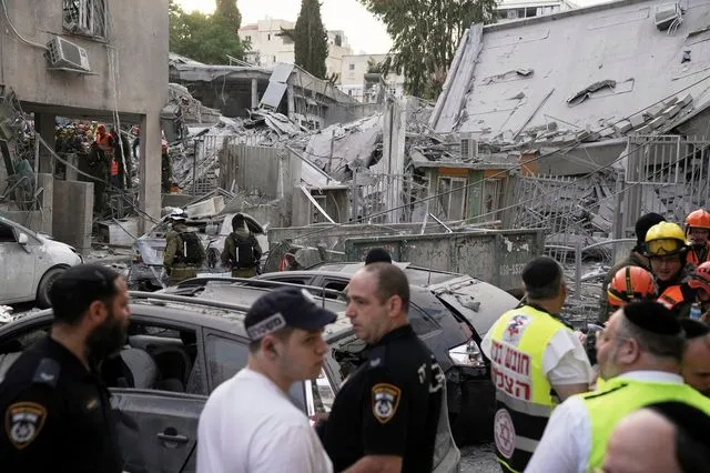 Εκτός ελέγχου η κατάσταση στη Μέση Ανατολή – Το Ισραήλ καλεί για εκκένωση της Τεχεράνης