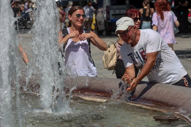 Επελαύνει ο καύσωνας στη χώρα – Πού σημειωθήκαν οι υψηλότερες θερμοκρασίες