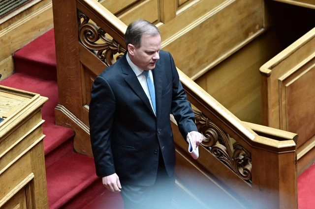 Προανακριτική για Τέμπη: Παραπομπή Καραμανλή για πλημμέλημα με 154 ψήφους