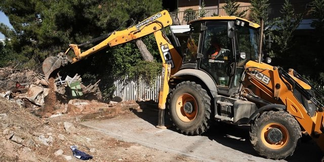 Δήμος Αθηναίων: Ξεκίνησαν οι κατεδαφίσεις επικίνδυνων κτισμάτων