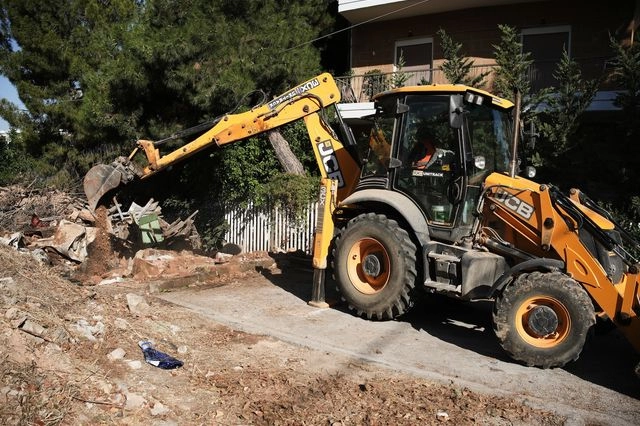 Δήμος Αθηναίων: Ξεκίνησαν οι κατεδαφίσεις επικίνδυνων κτισμάτων