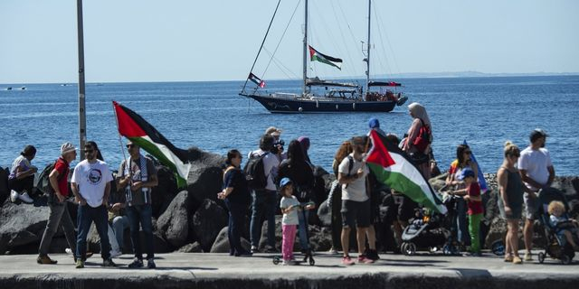 To Madleen ξεκινά από τη Σικελία για το ιστορικό του ταξίδι στη Γάζα