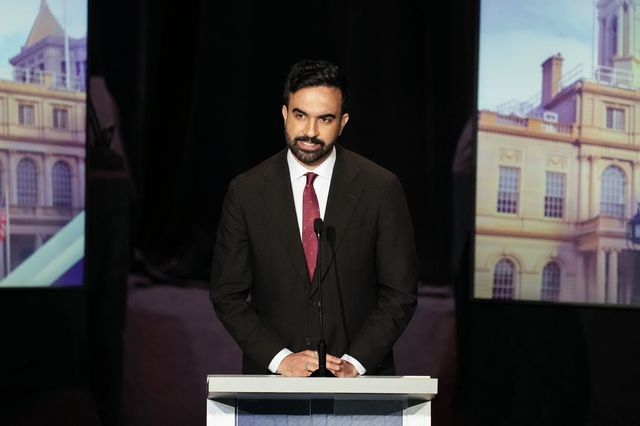 Νέα Υόρκη-Εσωκομματικές: Νικητής ο υποψήφιος της αριστερής πτέρυγας των Δημοκρατικών Ζοχράν Μαμντάνι