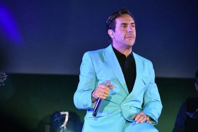 Ο Μαζωνάκης διέκοψε συναυλία του: “Να σας πω ρε ξεφτίλες, ποιος είναι μάγκας τώρα;”