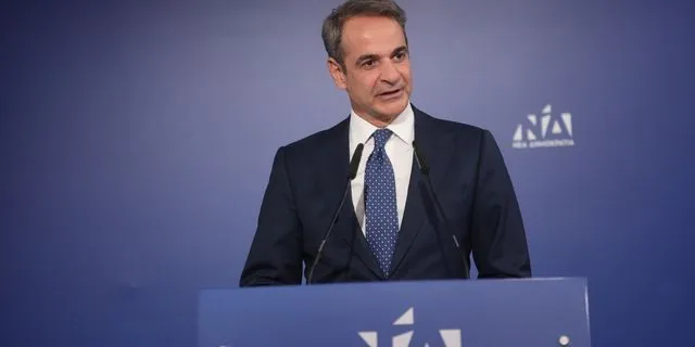 Αιχμές Μητσοτάκη για Τσίπρα – Σαμαρά και υψηλοί τόνοι για Τέμπη