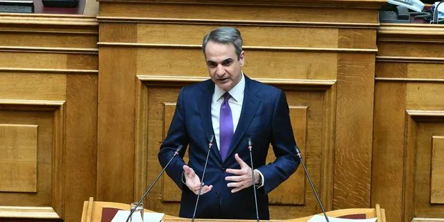 Ο Μητσοτάκης ενημερώνει τη Βουλή για μεταναστευτικό και ροές από Λιβύη