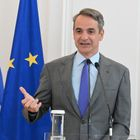 Ο Μητσοτάκης σχεδιάζει ανενόχλητος, οι άλλοι παίζουν στο γήπεδό του…