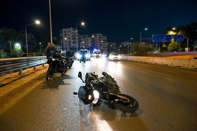 Τροχαίο δυστύχημα με δύο νεκρούς αναβάτες μηχανής στο Παλαιό Φάληρο