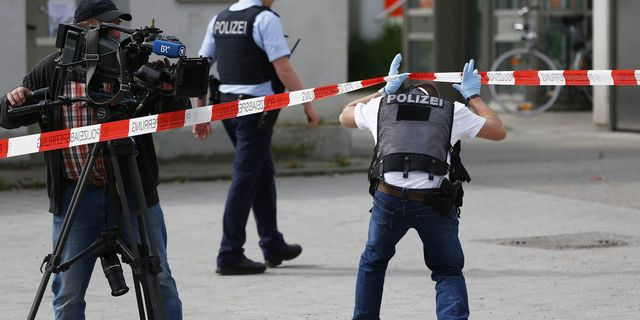 Μόναχο: 30χρονη επιτέθηκε με μαχαίρι σε περαστικούς – Αρκετοί τραυματίες