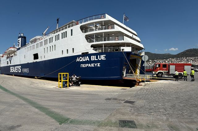 SEAJETS: Διέθεσε χωρίς αμοιβή δύο επιπλέον πλοία με επιπλέον ισχυρές πυροσβεστικές δυνάμεις