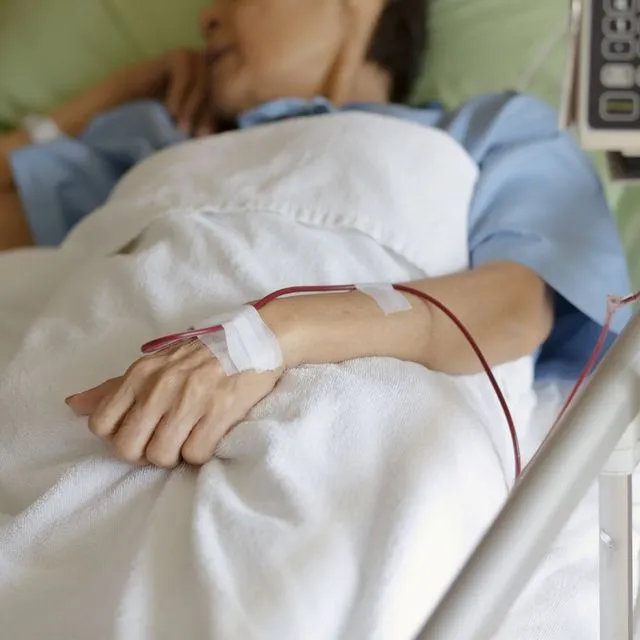 Γυναίκα σε νοσοκομείο (φωτογραφία αρχείου)