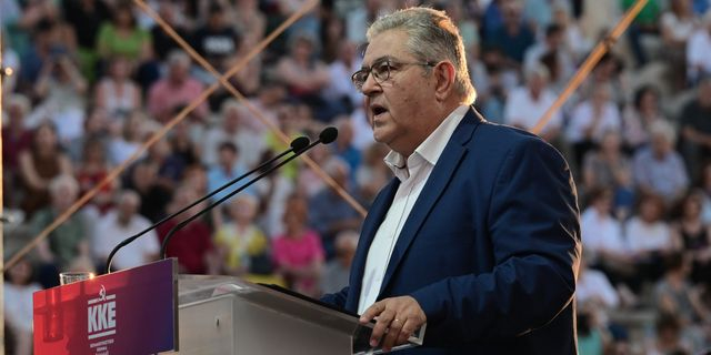 Κουτσούμπας: Γιορτάζουμε τα 100 χρόνια του Μίκη – Τραγούδι και αγώνας γίνονται ένα, για την ειρήνη