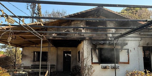 Οδοιπορικό του NEWS 24/7 στην Παλαιά Φώκαια μετά τη φωτιά – “Ήταν μια κόλαση”