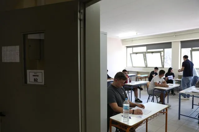 ΕΠΑΛ Πανελλήνιες 2025: Τα θέματα και οι απαντήσεις στα Μαθηματικά