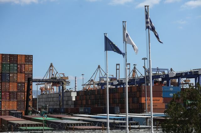 ΑΑΔΕ: Πώς στήθηκε η επιχείρηση για την εξάρθρωση του λαθρεμπορίου πατινιών