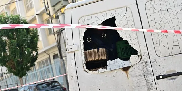 Περιστέρι: Ανταλλαγή πυροβολισμών μεταξύ αναβάτη μηχανής και οδηγού Ι.Χ.