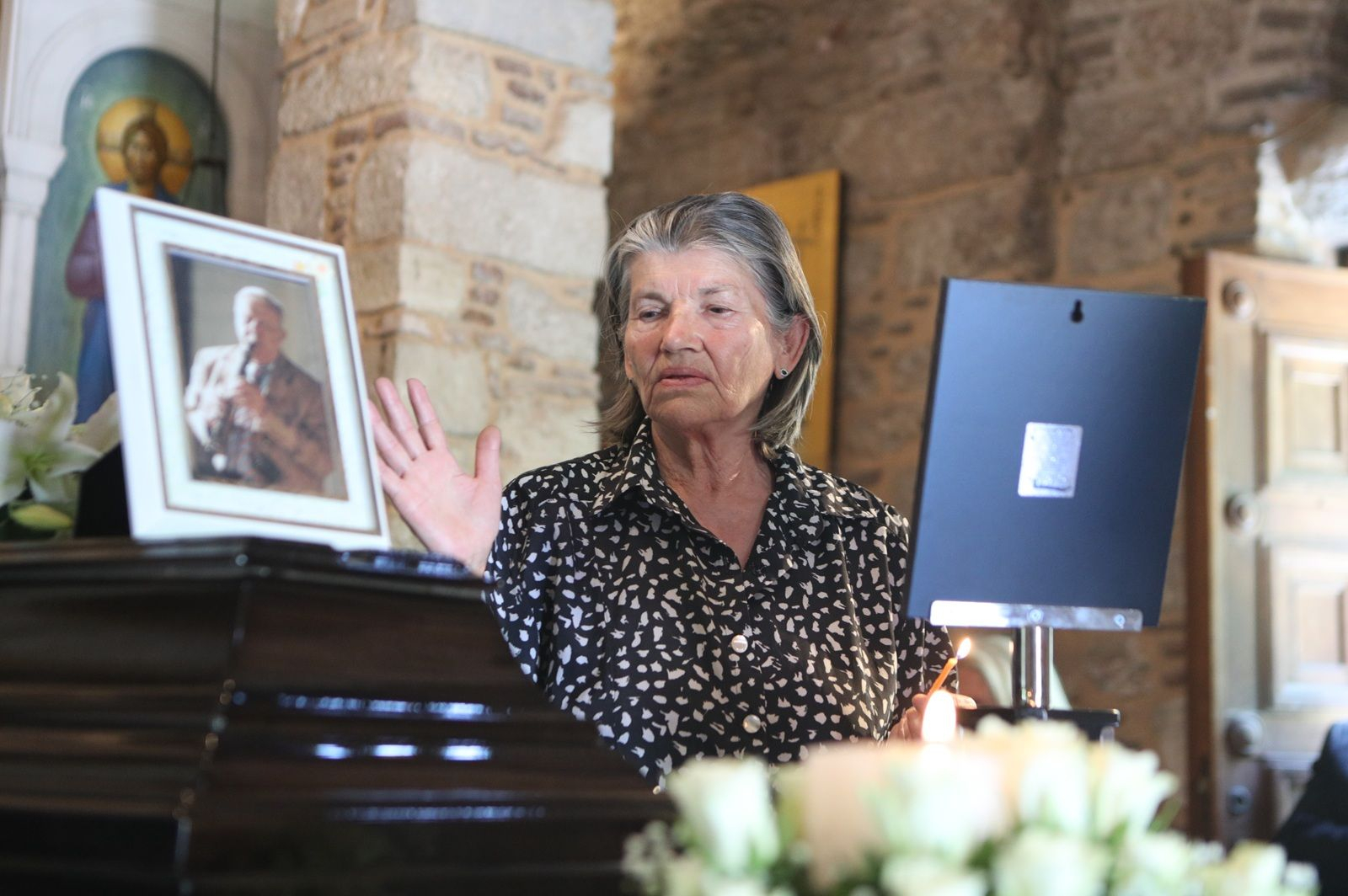 Σε λαϊκό προσκύνημα στον Μητροπολιτικό Ναό Αθηνών η σορός του Πετρολούκα Χαλκιά, Τετάρτη 18 Ιουνίου 2025. O δεξιοτέχνηw του κλαρίνου έφυγε από τη ζωή σε ηλικία 91 ετών την Κυριακή 15/6/25.