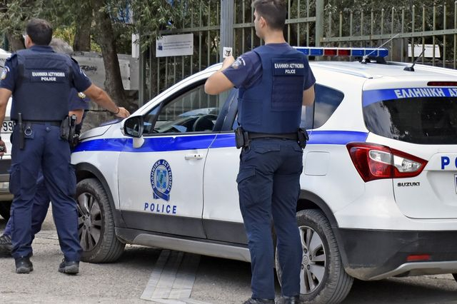 Γυναικοκτονία στην Αμφιλοχία: Είχε στήσει καρτέρι στην κουμπάρα του και την πυροβόλησε στην πλατεία