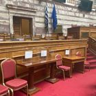 Τρείς από τις 14 κάλπες που θα στηθούν σήμερα για την ψηφοφορία στην Βουλή